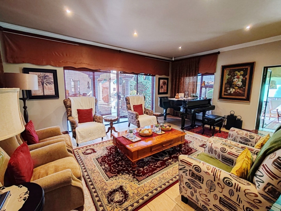 4 Bedroom Property for Sale in Van Der Hoff Park North West
